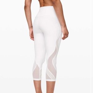 Lululemon White Lace Panel Wunder Under Crop 21” Workout Leggings Size 4